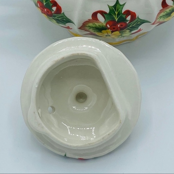 Windsor || "Mini" Teapot with Holiday Holly - Picture 8 of 10